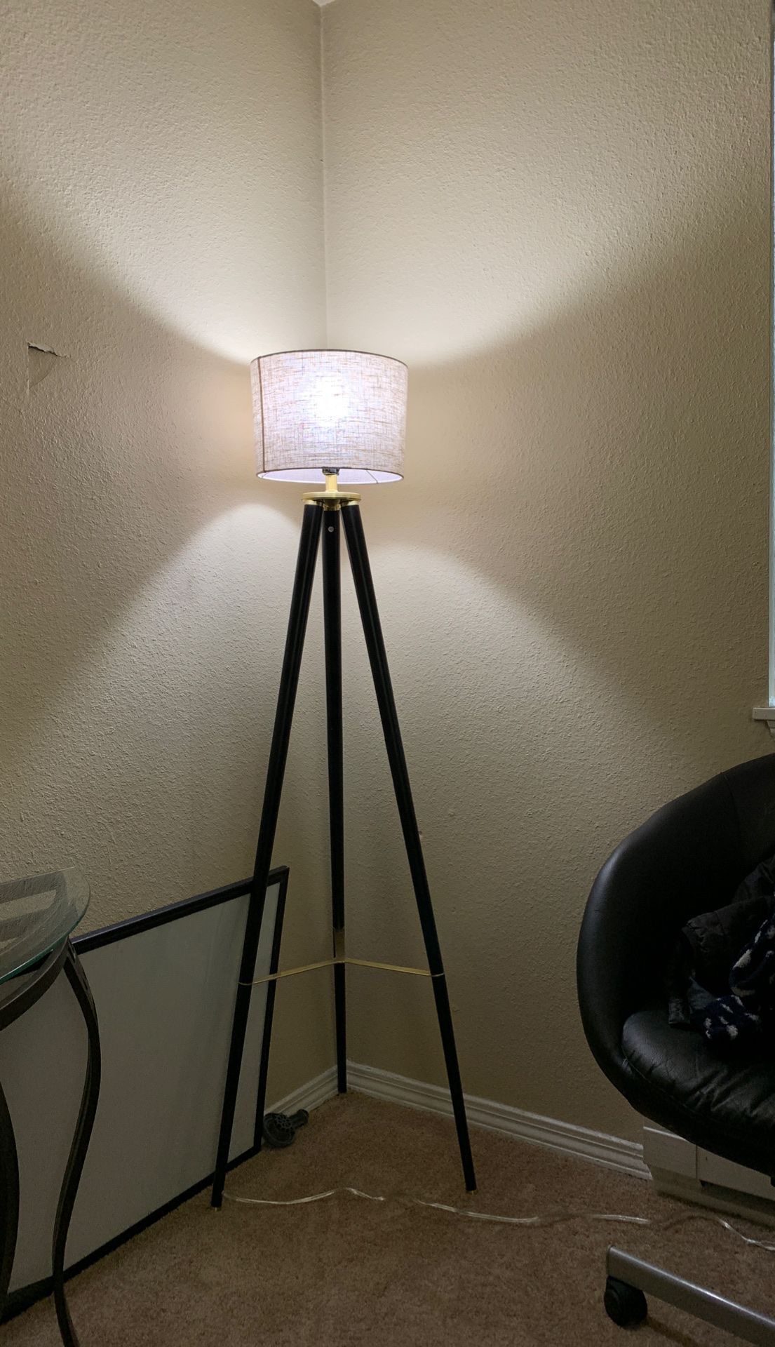 Tripod lamp