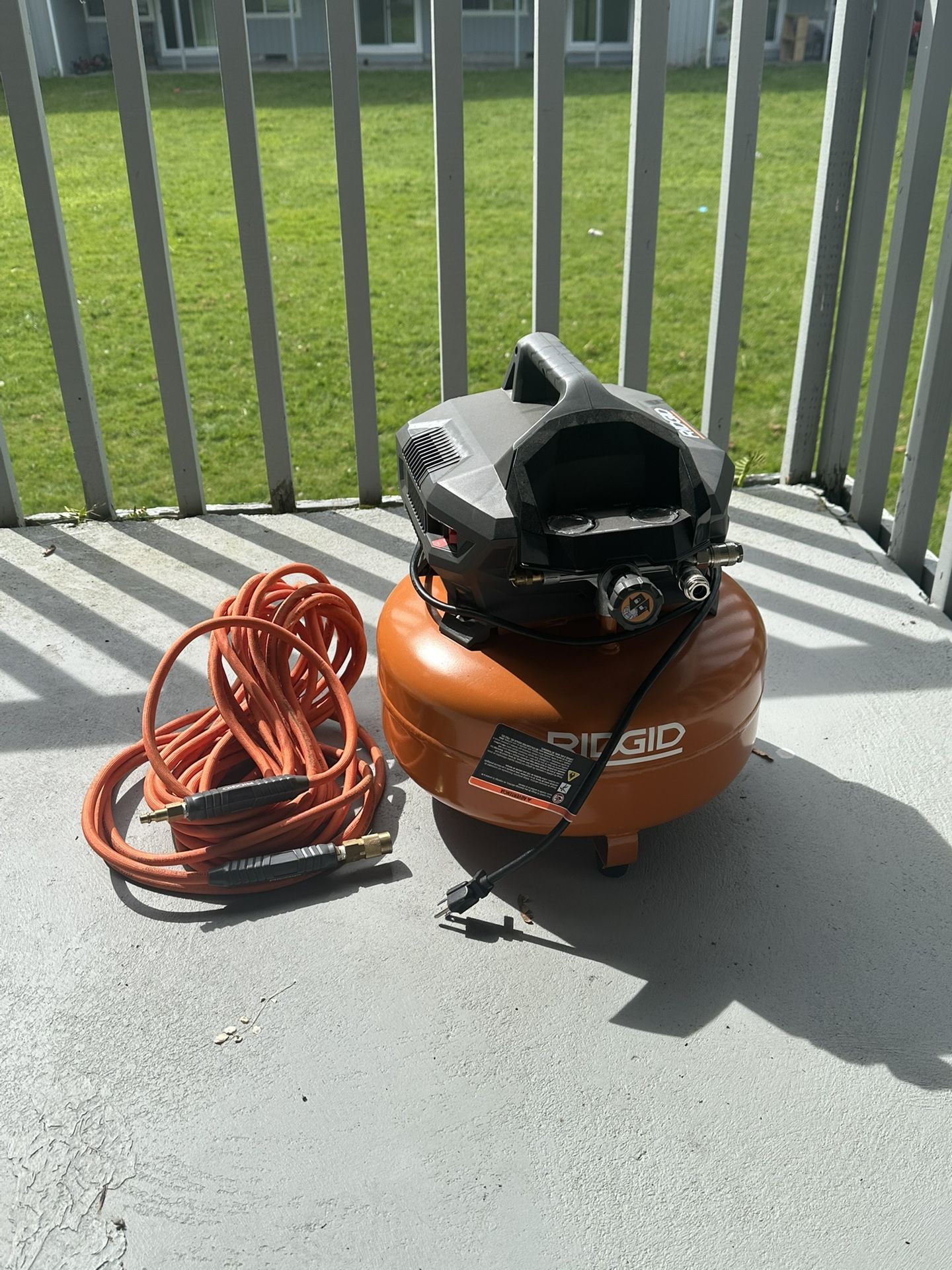 Ridgid 6 Gallo. / 150 psi Air Compressor