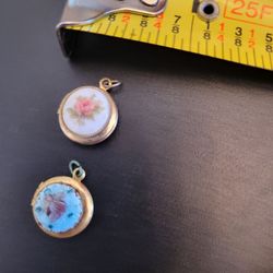 Vintage mini locket 