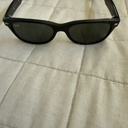 Ray-Ban New Wayfarer Black Sunglasses