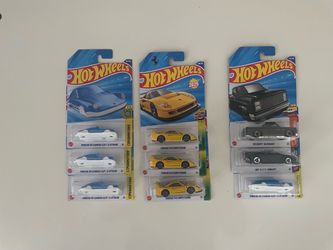 Hot Wheels Die-Cast Cars Lot of 9