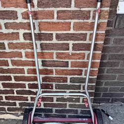 18 Inch Manual Ouch Lawn Mower