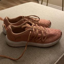 Puma Women’s Size 6