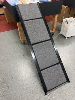 Folding Pet Ramp with Carpet Surface