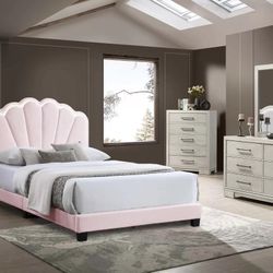 Full Size Bed Frame With LED Lights  / Mattress Included.       Cama  Full Size / Colchon Incluido.  Nueva En Caja 