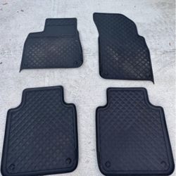 Bentley Bentayga 2024 floor mats for LWB, OEM all weather - $280 (Brooklyn)