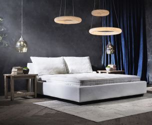 King Bed Linen Slipcover w/two Accent pillows 💤💤