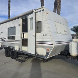 2006 Dutcman Four winds