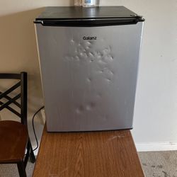 Galanz Mini Fridge