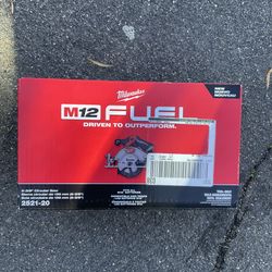 Milwaukee M12 FUEL 5-3/8" Circular Saw (2521-20)