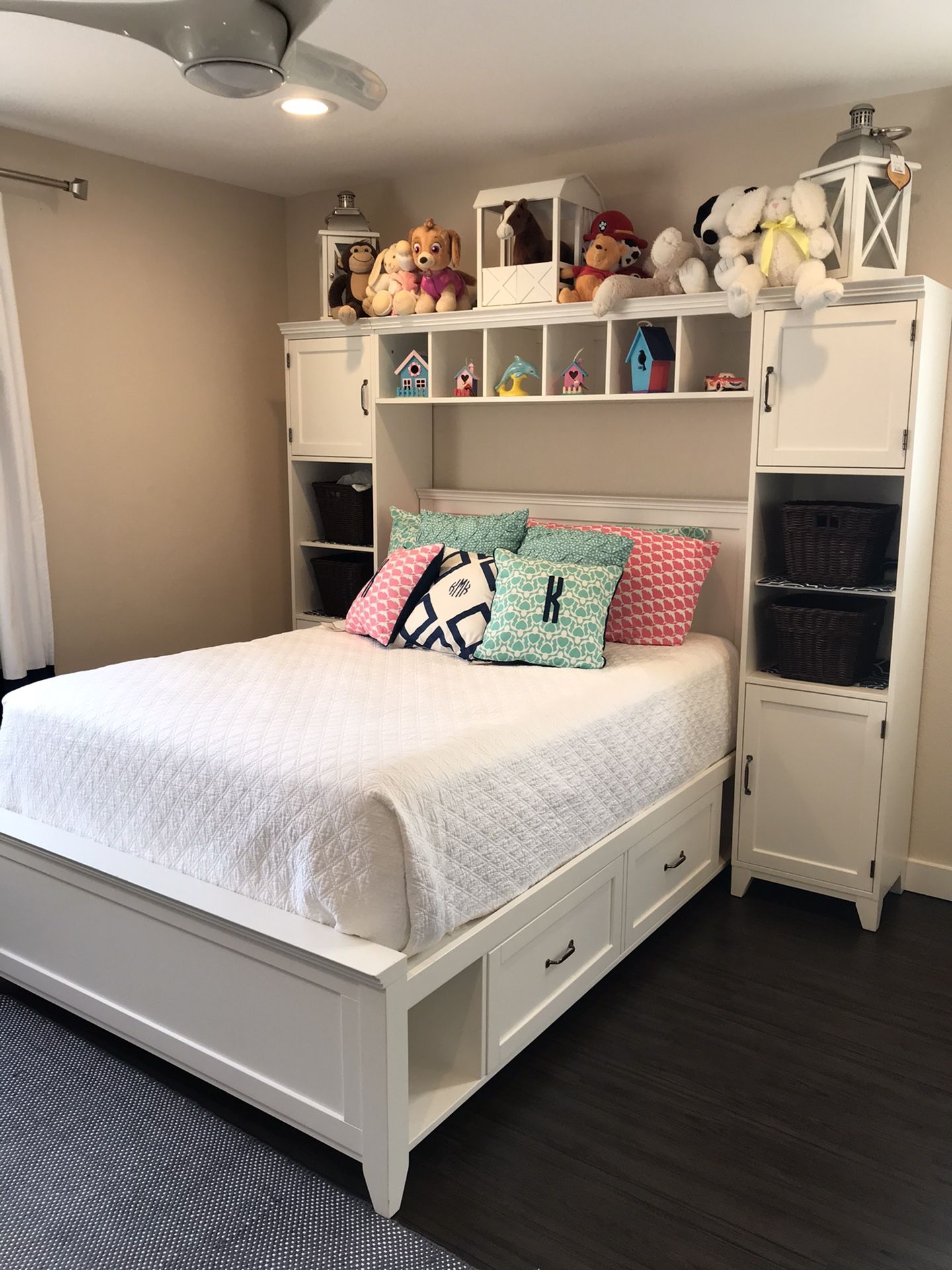 Pottery Barn Hampton Storage Bed Super Set. White Full Size