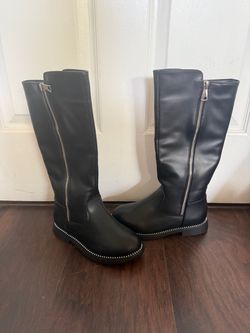 Girls boots 👢