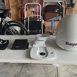 Raymarine Sat TV System 