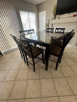 8 Seat Dinning Table With Ext