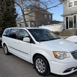 2016 Chrysler Town & Country