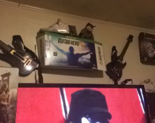 Guitar hero live bundle both guitars Xbox one 100$