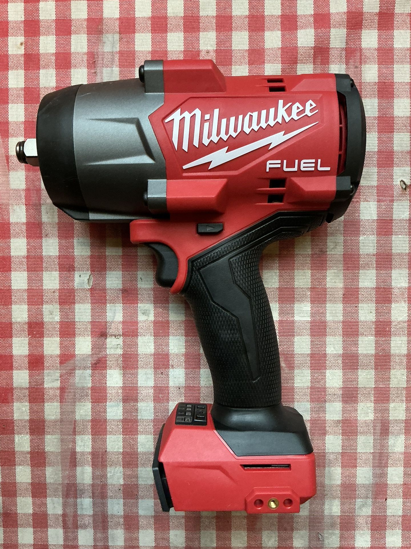 Milwaukee. M18 FUEL Lithium-Ion Brushless Cordless 1/2 in. Impact Wrench with Friction Ring (Tool-Only). 2967-20.
