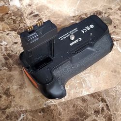 Camera grip for cannon T21....