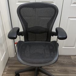 Herman Miller Aeron Office Chair ( SIZE B ) FULLY LOADED !!
