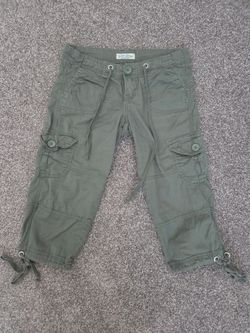 Size 3 Cargo Capris!