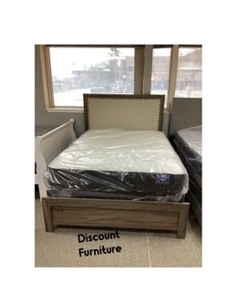 Queen Size Bed with Mattresses 💥
