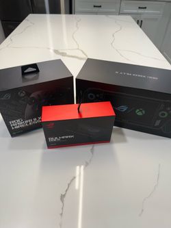 ROG X Box Ally X Bundle with ROG Bulwark Dock & ROG Raikiri II X Box Wireless Controller.