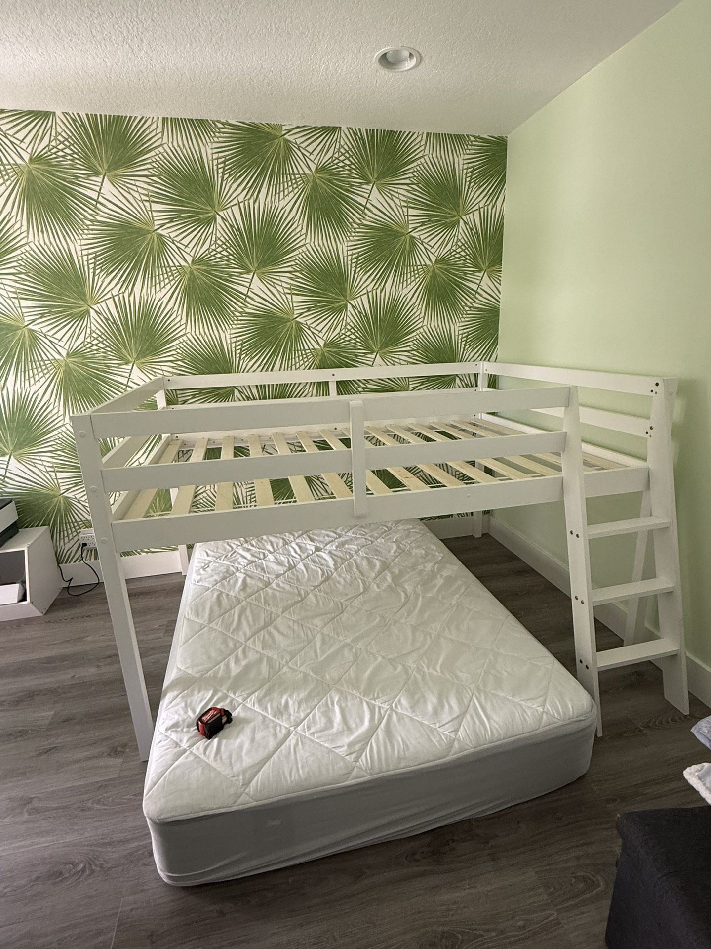 VINGLI Junior Low Loft Bed with Stairs, White Wood Loft Bed Full Size for Adults, Kids and Young Teens