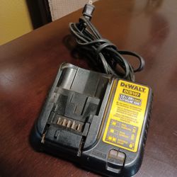 DeWalt Charger 12 Volt In 20 Volts