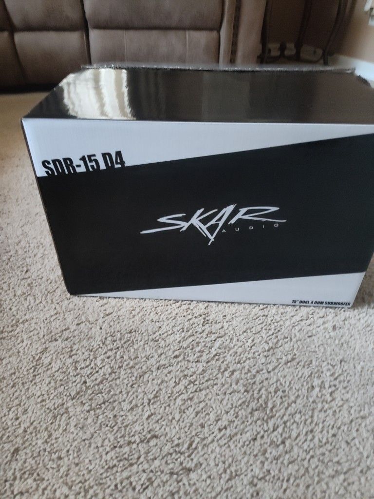 Skar Audio 15"Subwoofer Brand New Sdr 15 D4