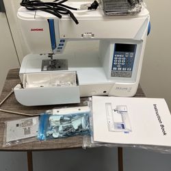 Janome - S5 Computerized Sewing Machine