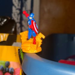 Captain America Marvel Comics hero fixed pose small figurine 2014