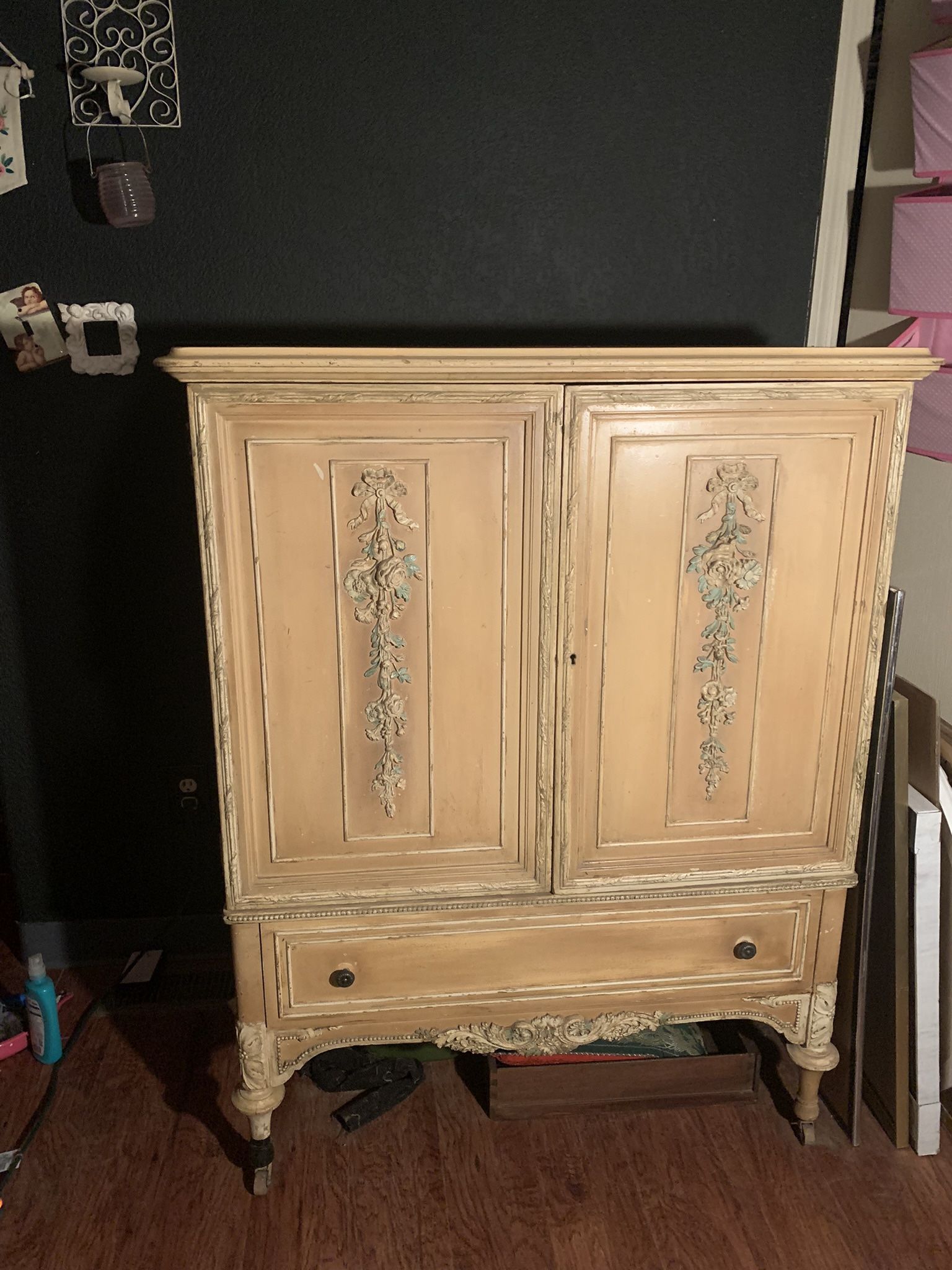 Victorian Style Armoire/wardrobe Cabinet 