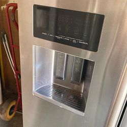 Kitchen Aid French Door Stainlesss Steel Refrigerator 27 Cuft Energy Saver 36”w 30”d 69”h 