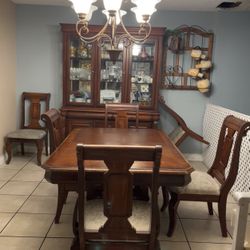Dinner Table 8Chairs