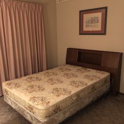 Bedroom Set - Full Size Bed & Dresser with Mirror 