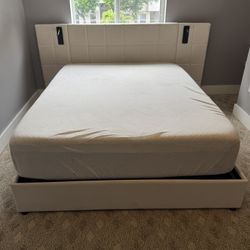 Queen Bed With Storage 