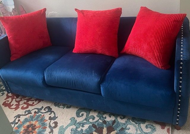 2 Comfortable Love Sofa Couches