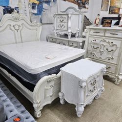 Open Box Queen Versailles Bedroom Set 