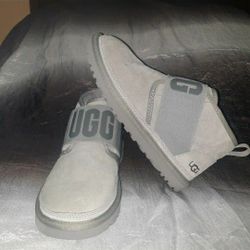 HUGG Boots  New. size 6 Botas Nuevas Zise 6