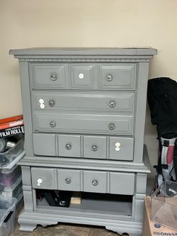 Dresser