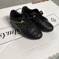 Kids Soccer Shoes Size 12K 