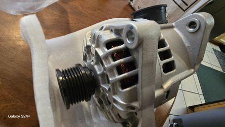 BMW ALTERNATOR // NEW IN Box