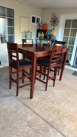 High counter Dining table and 4 Chairs