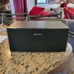 Sony Center Channel Surround Sound Speaker. Model SS-CNP900