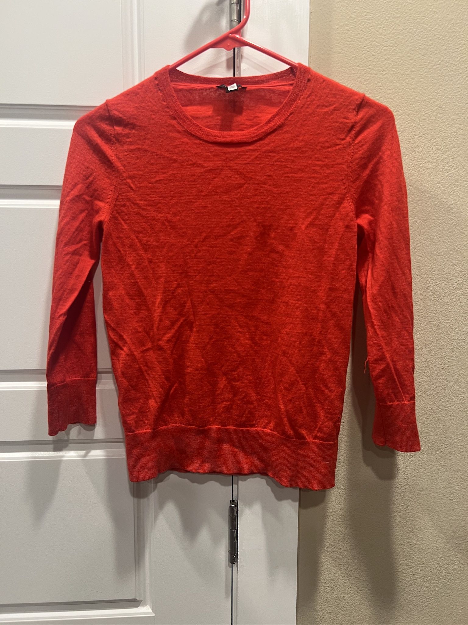 Ann Taylor red sweater women’s size small