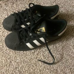 Black Adidas Superstars Size 6/5