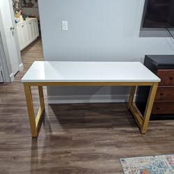 Table / Desk White-Gold