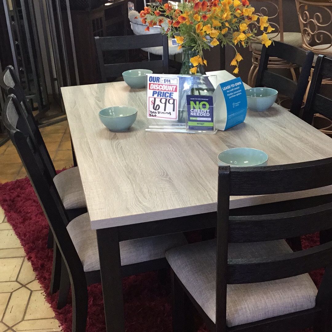 Dining Table & 6 Chairs On Sale ! 