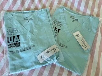 2 New UA Buttersoft Stretch Scrubs Tops Size Large