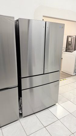 SAMSUNG FOUR-DOOR BESPOKE STAINLESS STEEL REFRIGERATOR